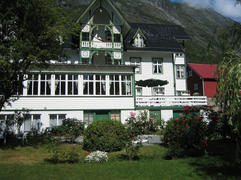 Hjelle Hotel Εξωτερικό φωτογραφία